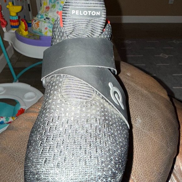 Peloton Altos Cycling Shoes Size- Women 9.5/Men 8 - Picture 2 of 3
